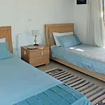 Vikki *